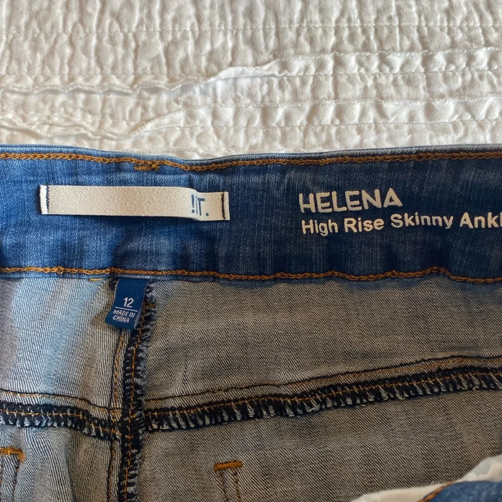 !iT. Jeans! Women’s size 12. - Picture 2 of 4